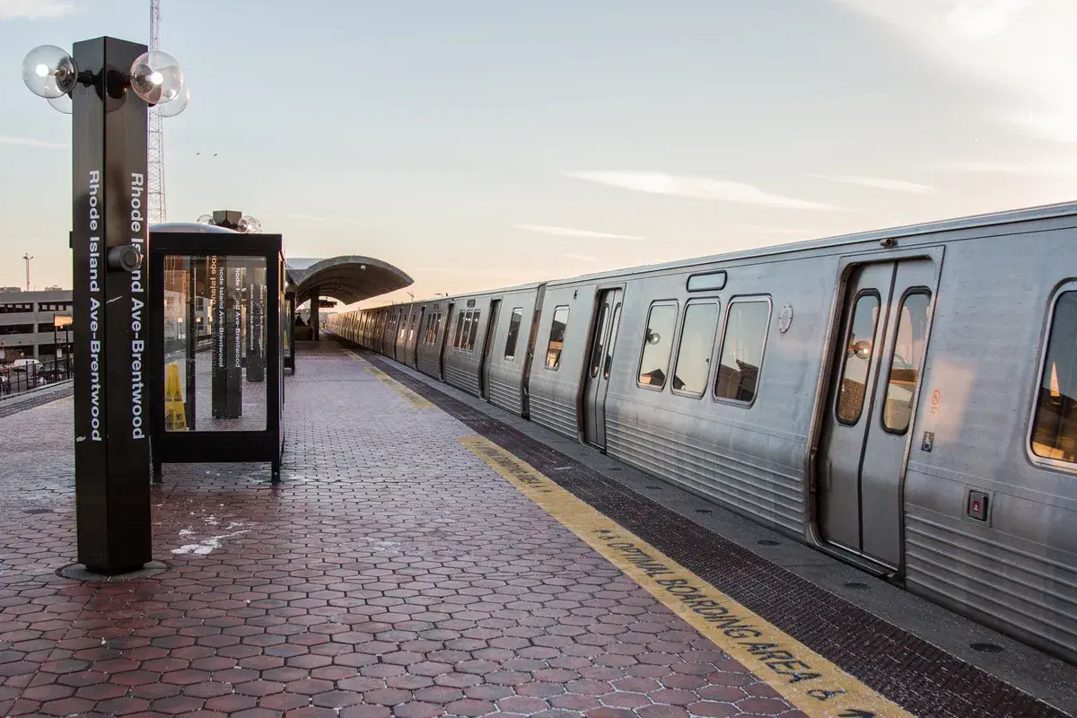 A Red Line train at the Rhode Island Ave–Brentwood station platform