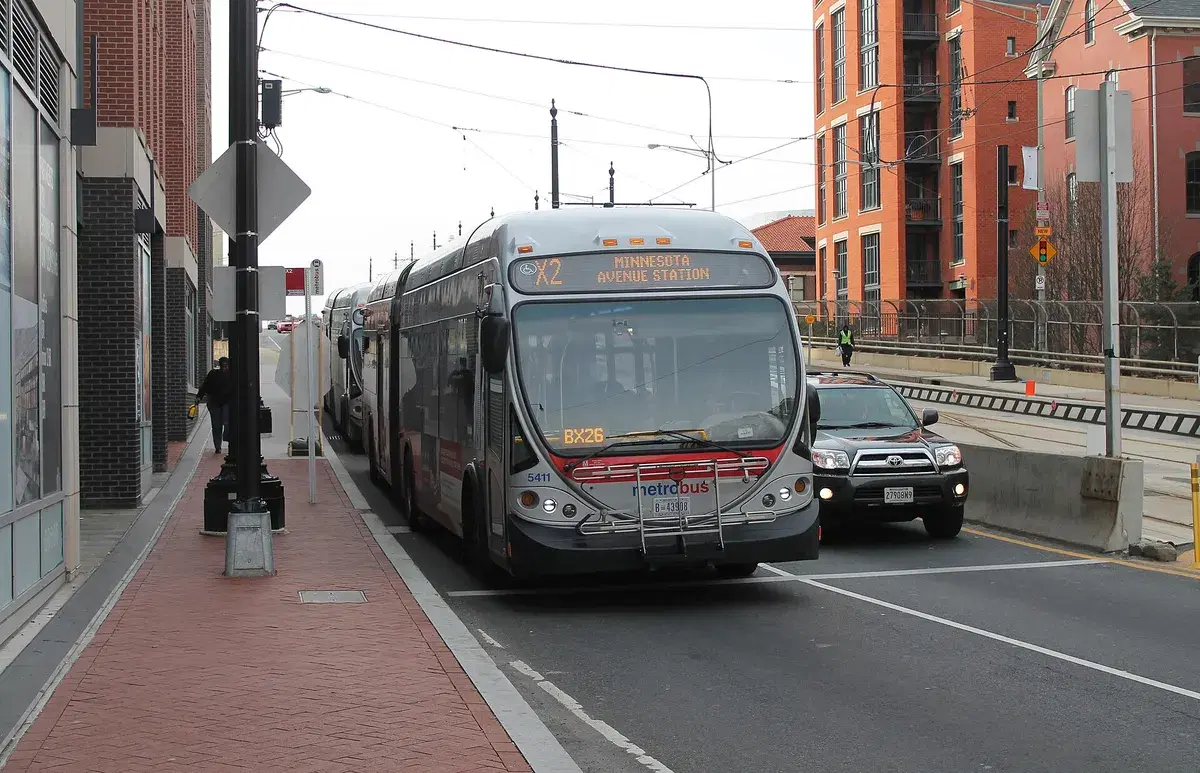 A Metrobus on H Street NE in 2017